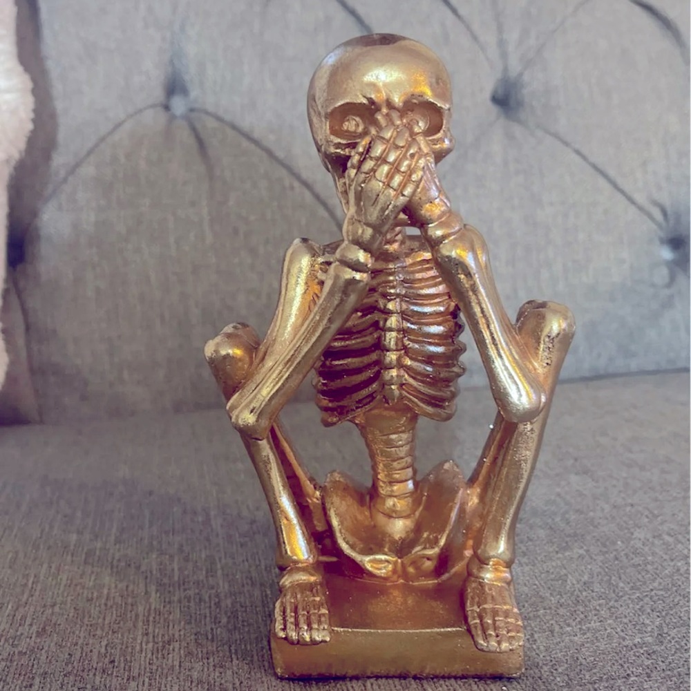 Speak no evil skeleton